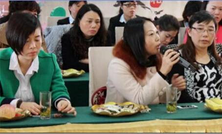 ˍuҼ2015Ʒbp(hu )߽(jng)N(xio)Մ(hu )AM(mn)Y