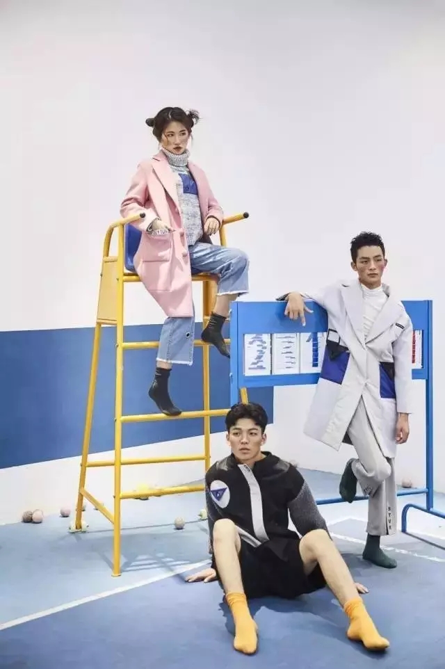 r(sh)OӋRFASHIONSHOWCASEz(hu )ɞ麼ݕr(sh)ƽ_