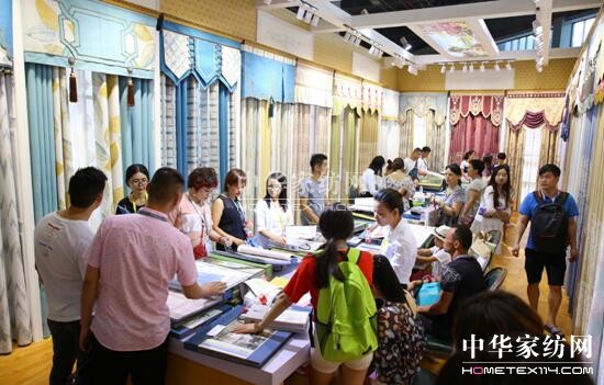 ݳ޷ɫؘL(fng)Rꇲˇ󿧂ڼҼչ(hu )ݕr(sh)д