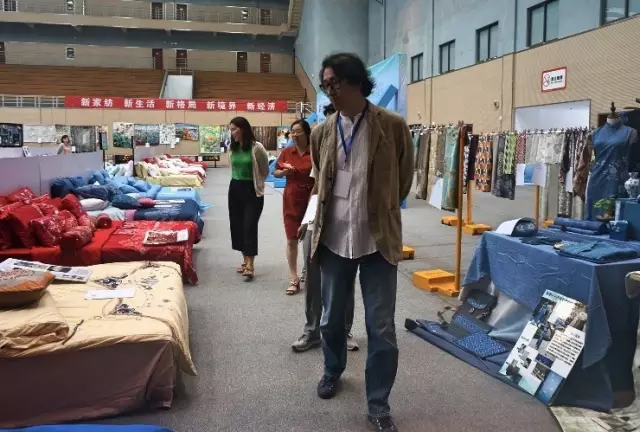 Ҹζϯͨ300Ҽa(chn)ƷŮ